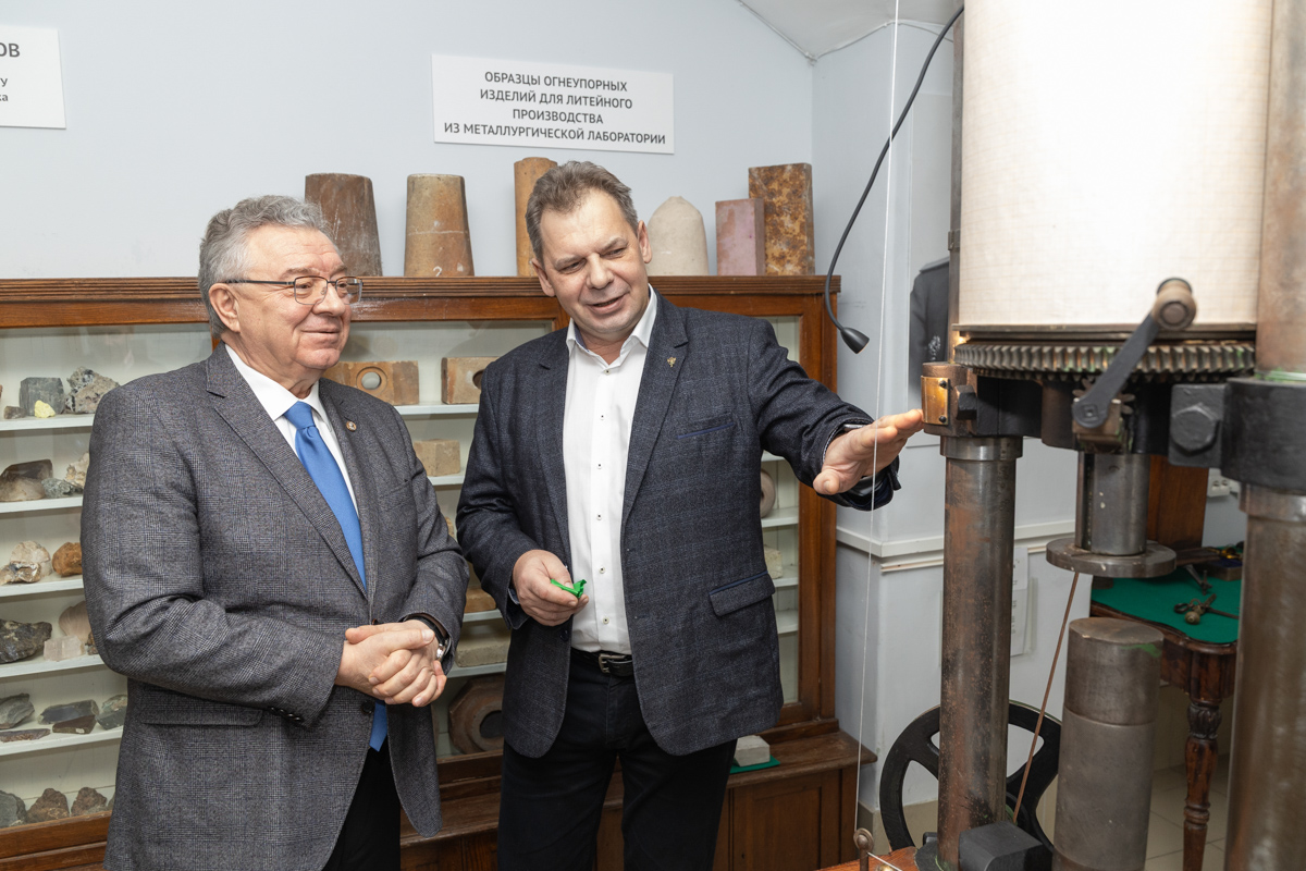 В Музее истории СПбПУ открылась новая экспозиция «Пресс Гагарина» 