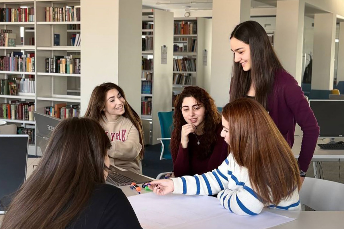 Поездка делегации Управления молодёжной политики СПбПУ в РАУ 