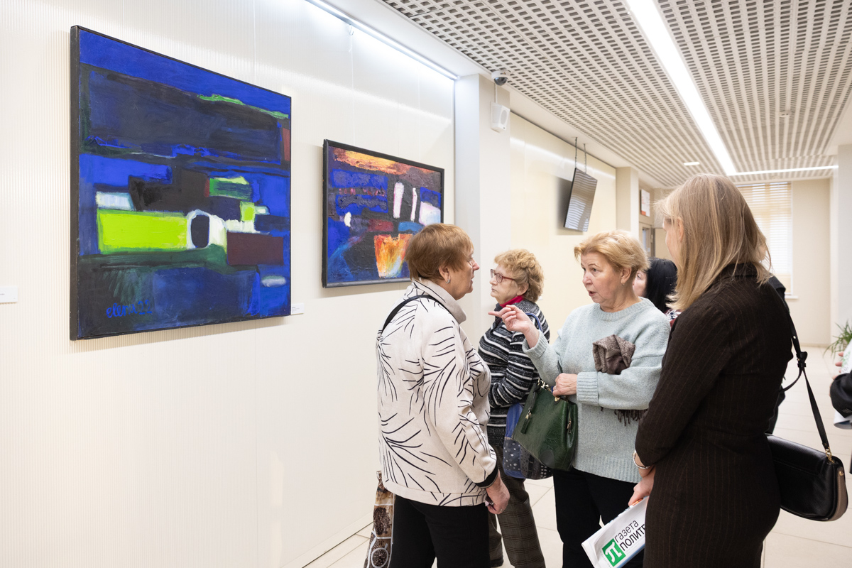 Выставка Елены Арцутановой 