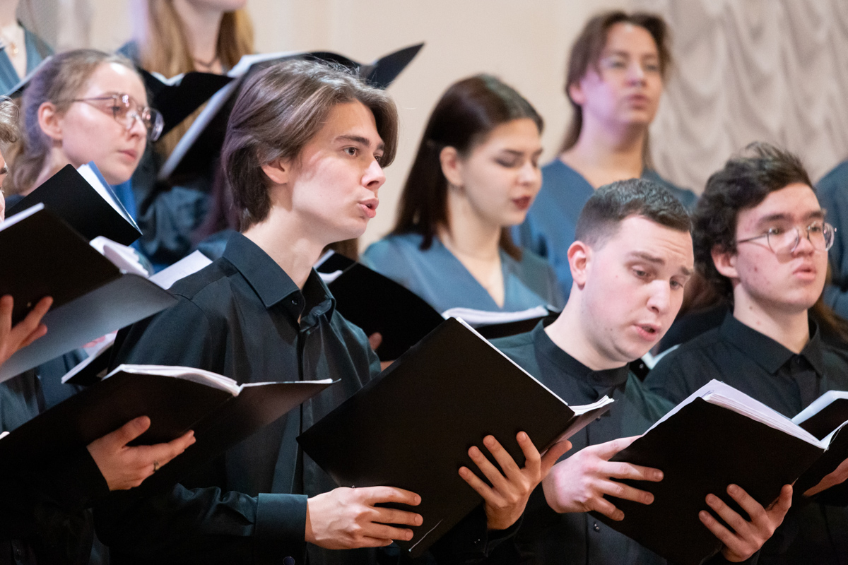 Студенты Политеха музыкой славили первого директора университета 