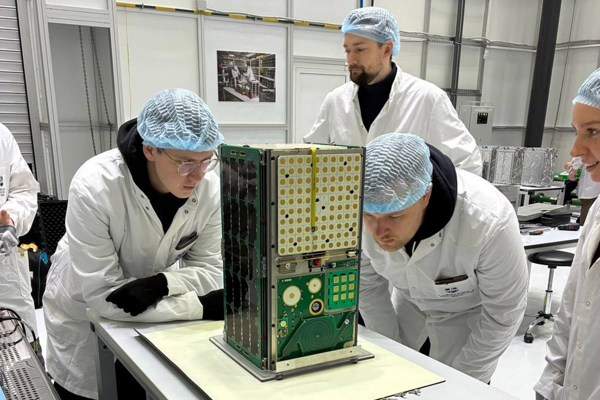 Спутник формата CubeSat 16 U предназначен для решения прикладных задач в области радиочастотного мониторинга, геолокации и перспективных технологий межспутниковой связи 