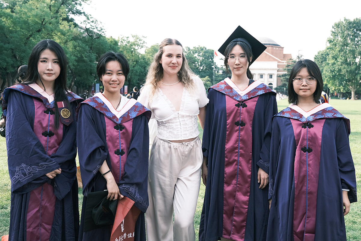 Анастасия подружилась с ребятами из разных стран 