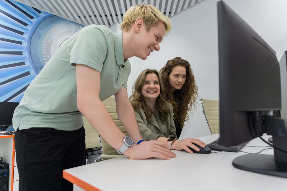 Политехники — финалисты стипендиального конкурса «Система» 