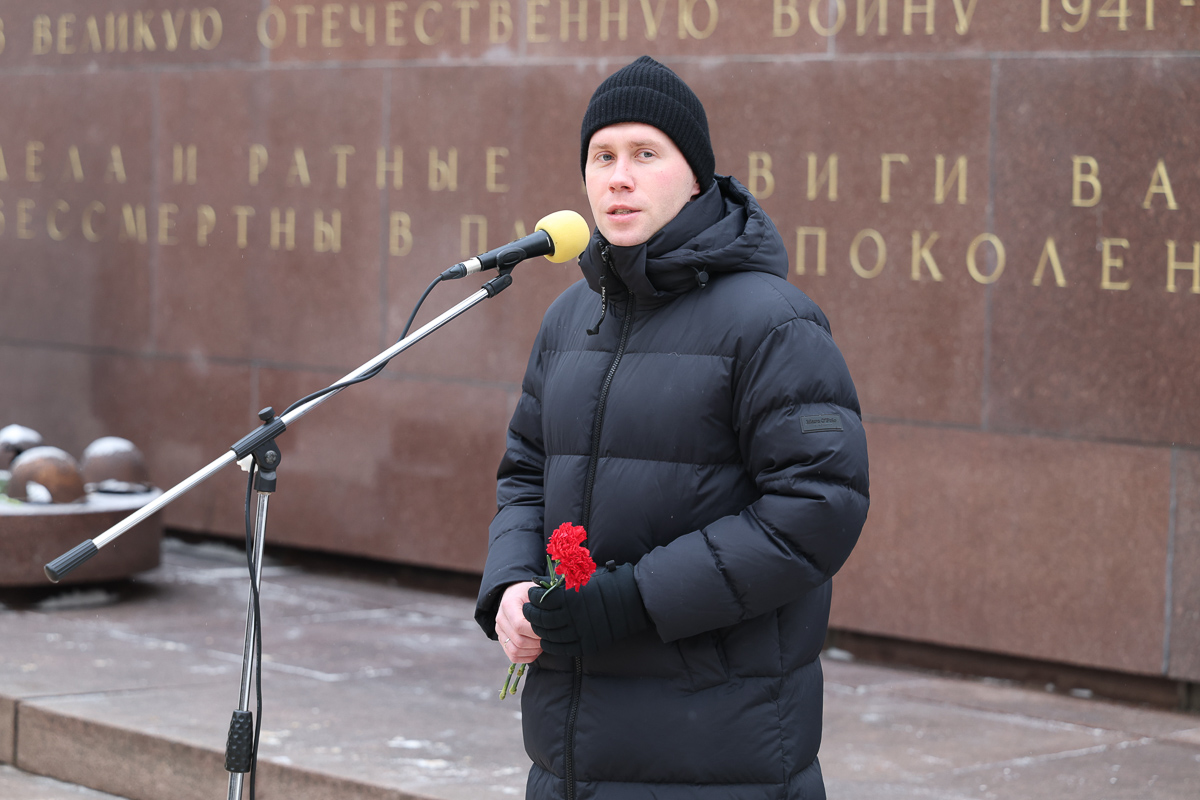 С приветственным словом выступил проректор по информационной, молодёжной политике и безопасности СПбПУ Максим Пашоликов 