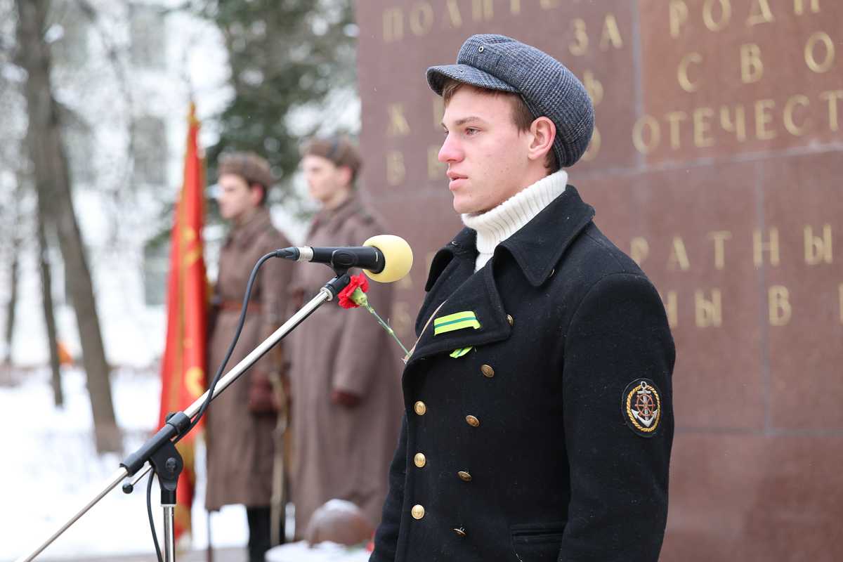 Во время памятной акции выступили студенты и учащиеся Естественно-научного лицея 