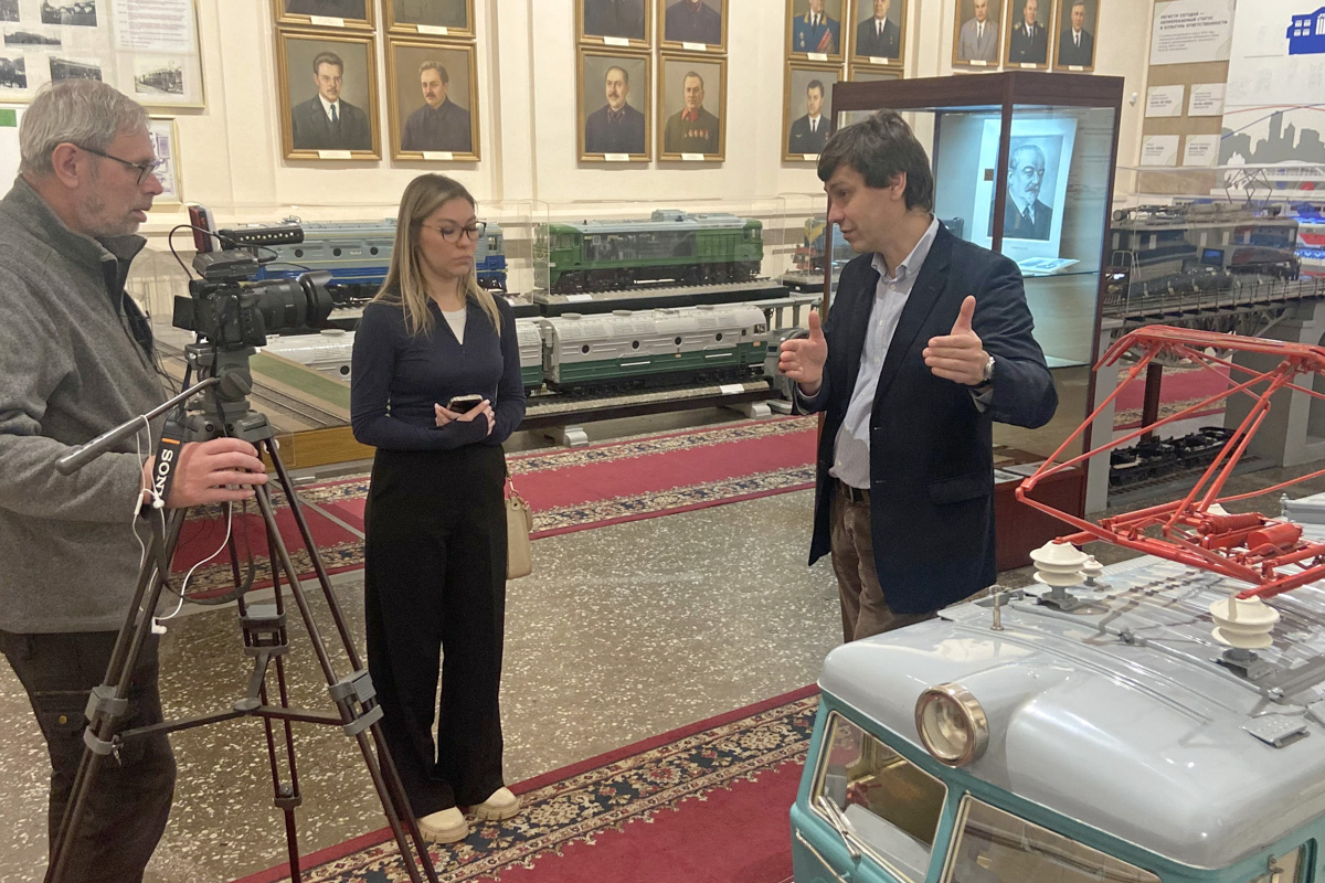 Директор Физико-механического института СПбПУ Николай Иванов (справа) 