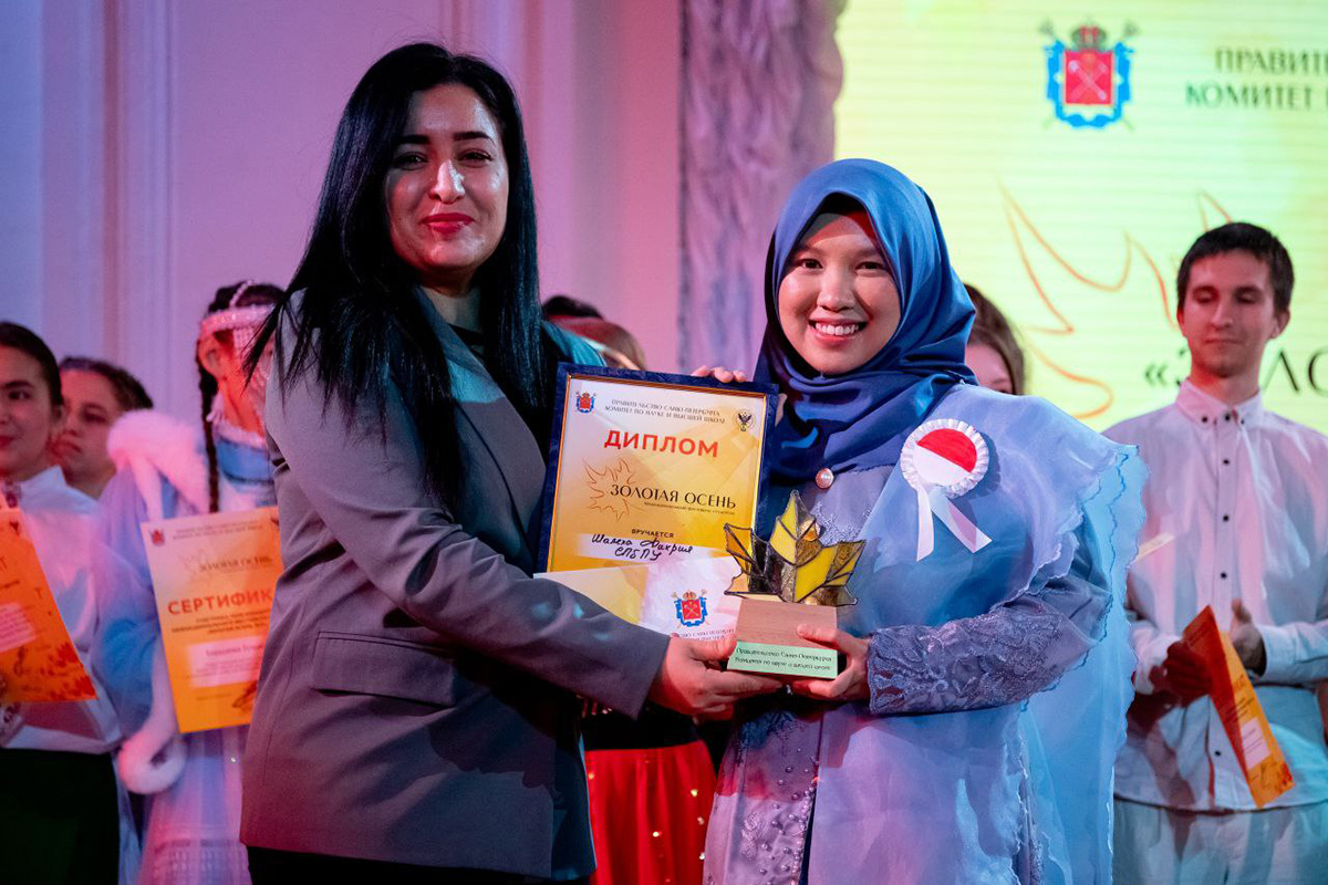 Фикрия стала победителем международного фестиваля студентов вузов Санкт-Петербурга «Золотая осень» 2025в номинации «Вокал» 