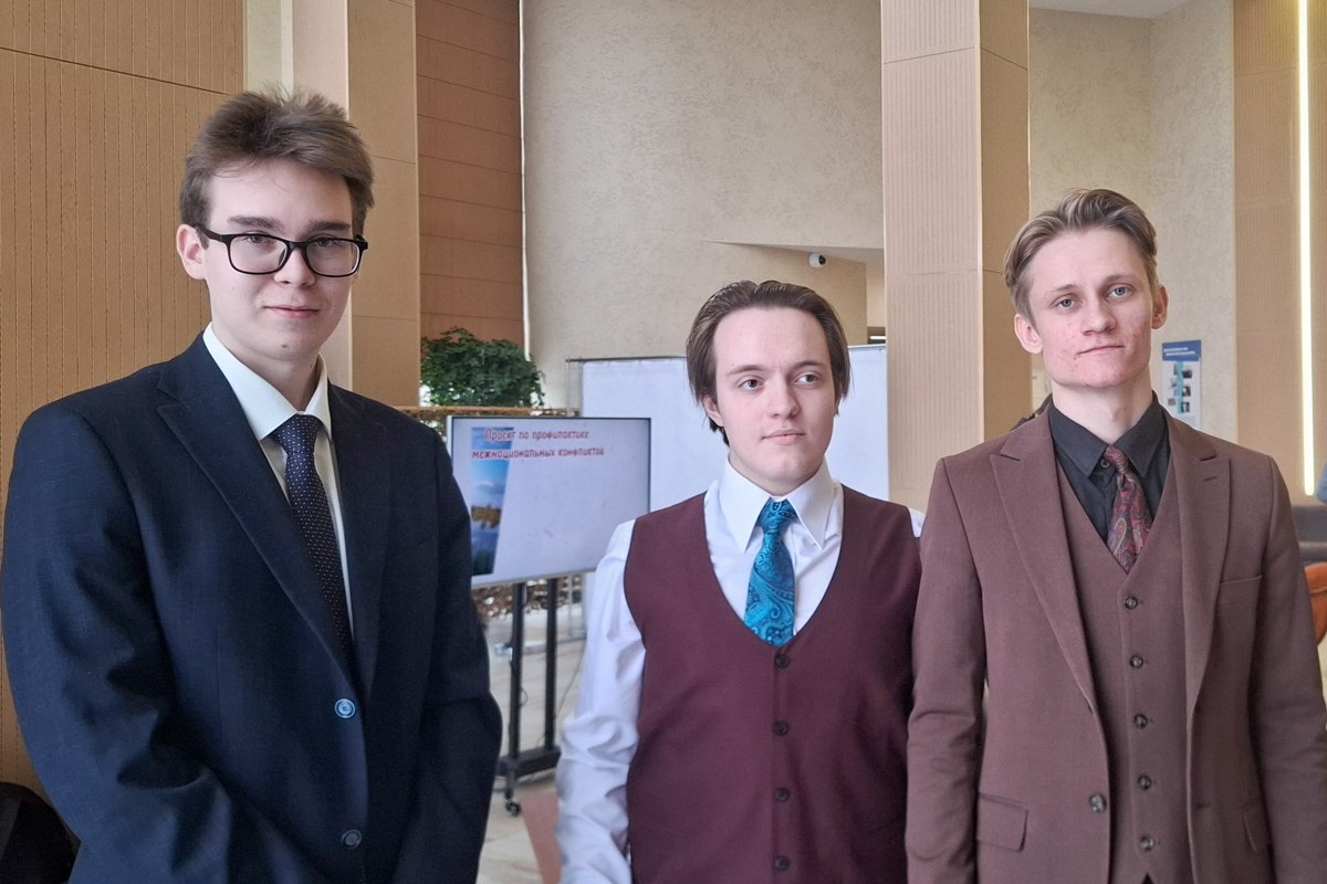 Студенты ИПМЭиТ на конференции «Совет муниципальных образований Санкт-Петербурга: 20 лет в действии. Лучшие практики и итоги года» 