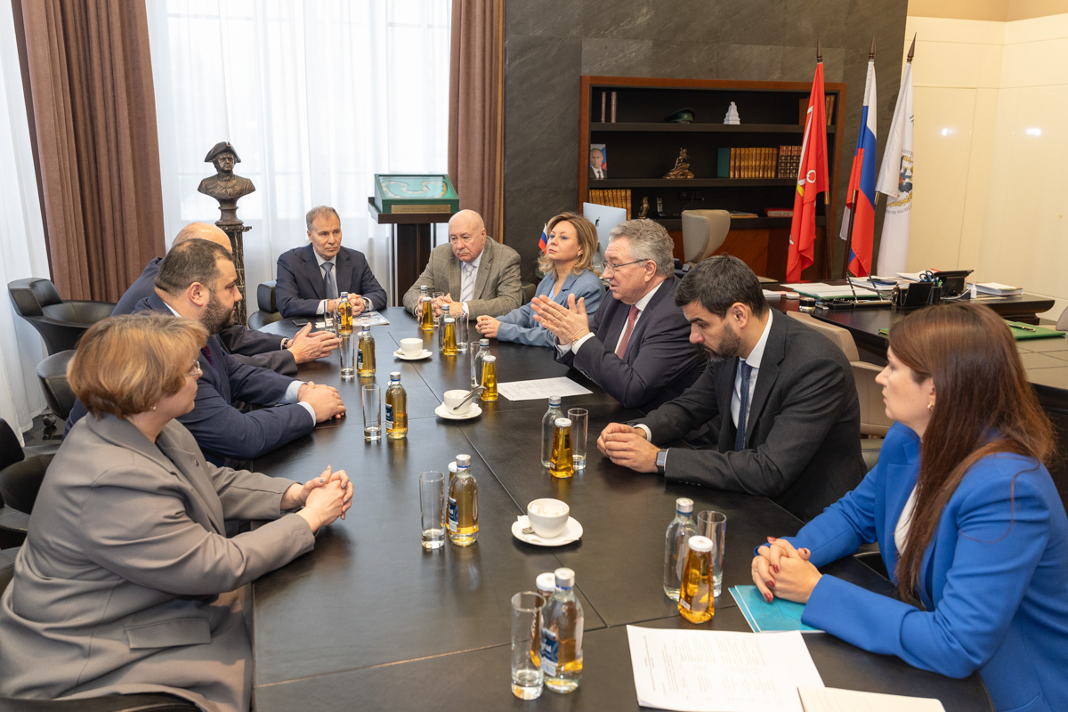 Встреча руководства СПбПУ с руководителями НПФ «Меридиан» 