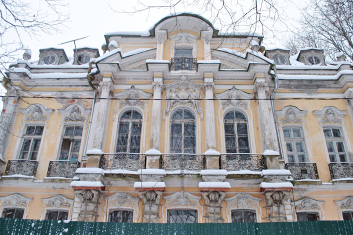 Дворец, входящий в состав объекта культурного наследия федерального значения «Дворцово-парковый ансамбль «Собственная Дача» 