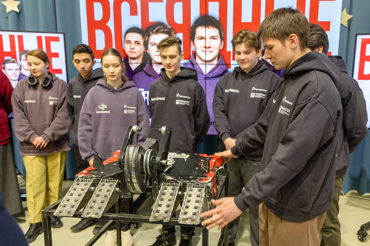 «Всеядные» представляют своих роботов 