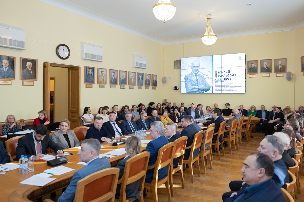 Нобелевский лауреат по экономике Василий Леонтьев больше двух лет проработал в Политехе 