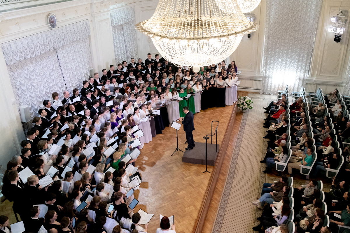 Студенты разных вузов — участники ассамблеи «Хором едины» 