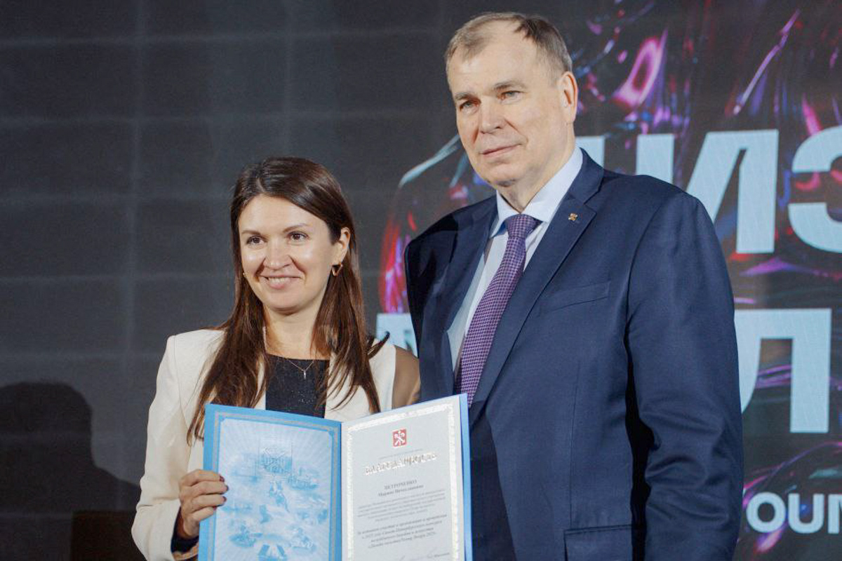 Директор ИСИ СПбПУ Марина Петроченко и председатель Комитета по науке и высшей школе Андрей Максимов 