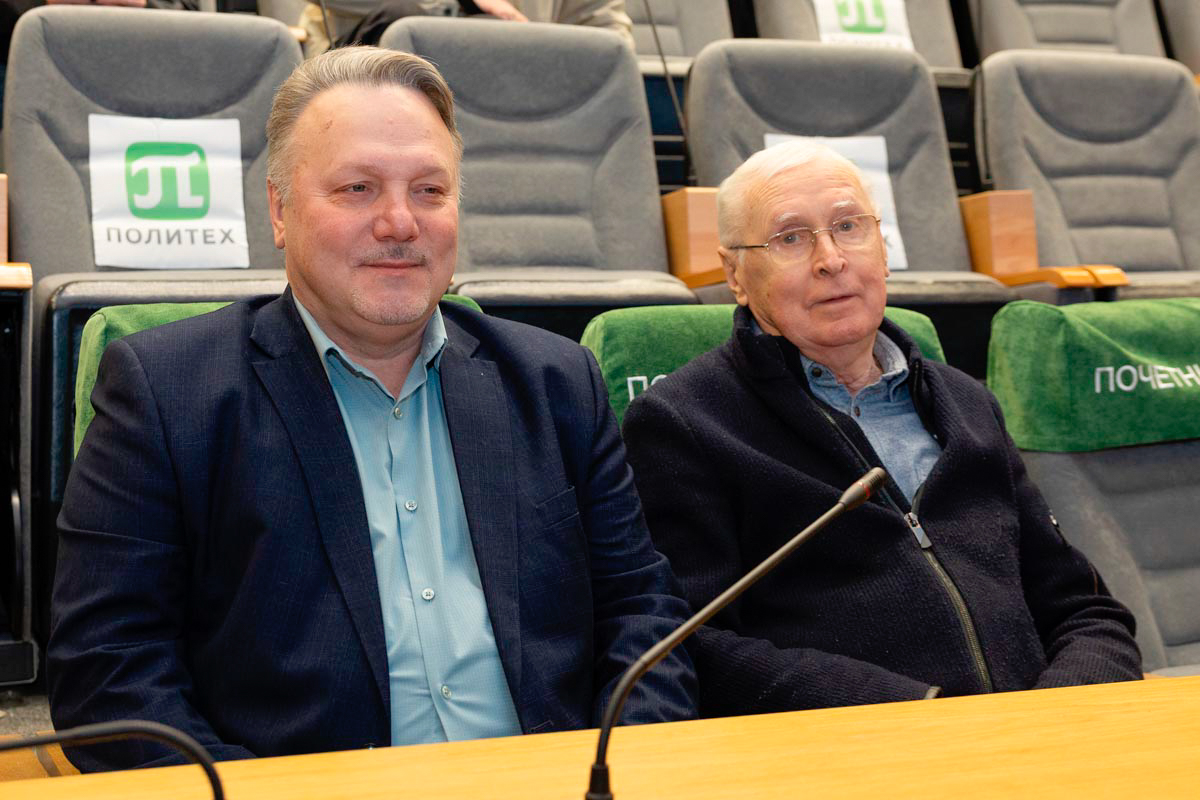 Научно-образовательный центр моделирования дорожных одежд возглавили профессора Альберт Башкарев и Юрий Лазарев 