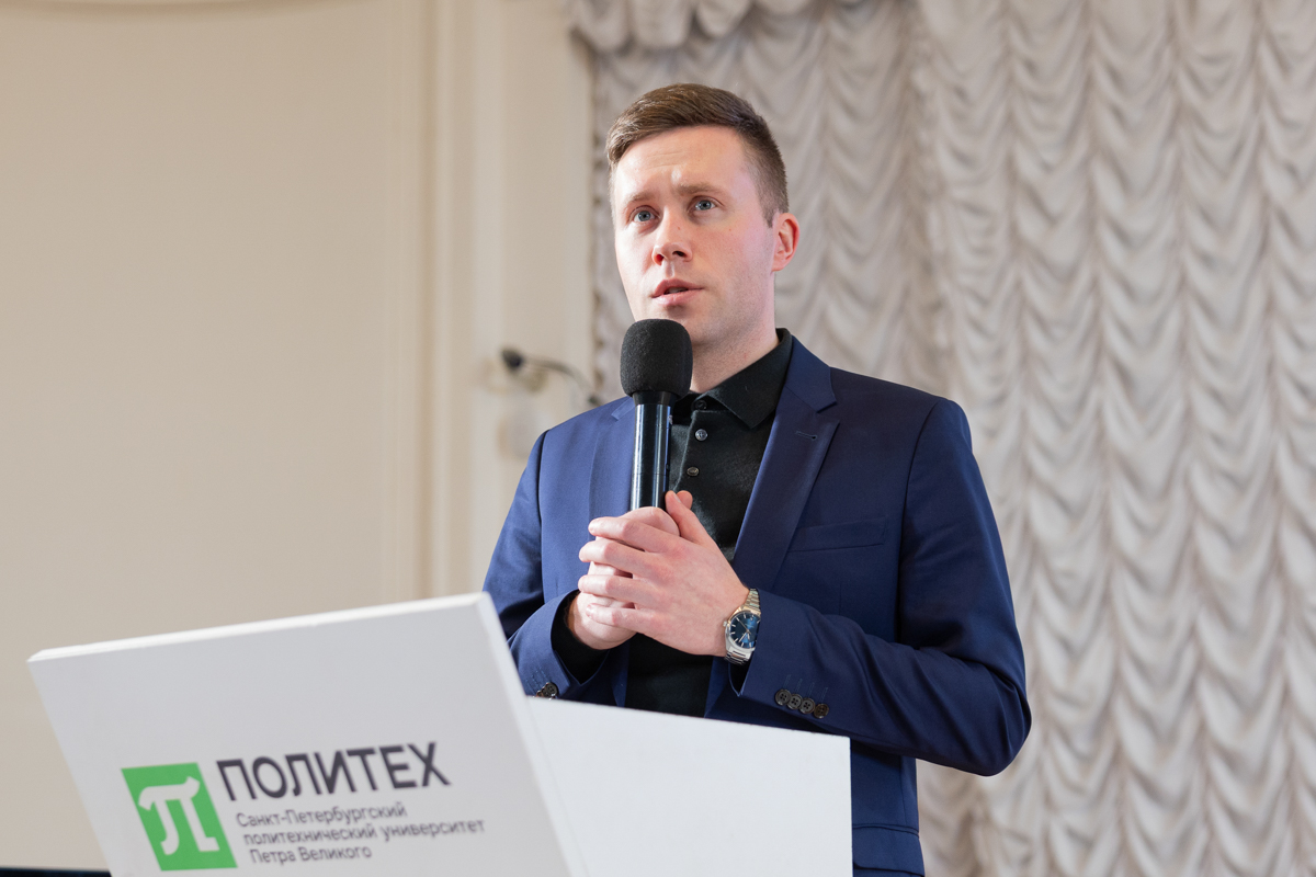 Проректор по информационной, молодёжной политике и безопасности СПбПУ Максим Пашоликов 