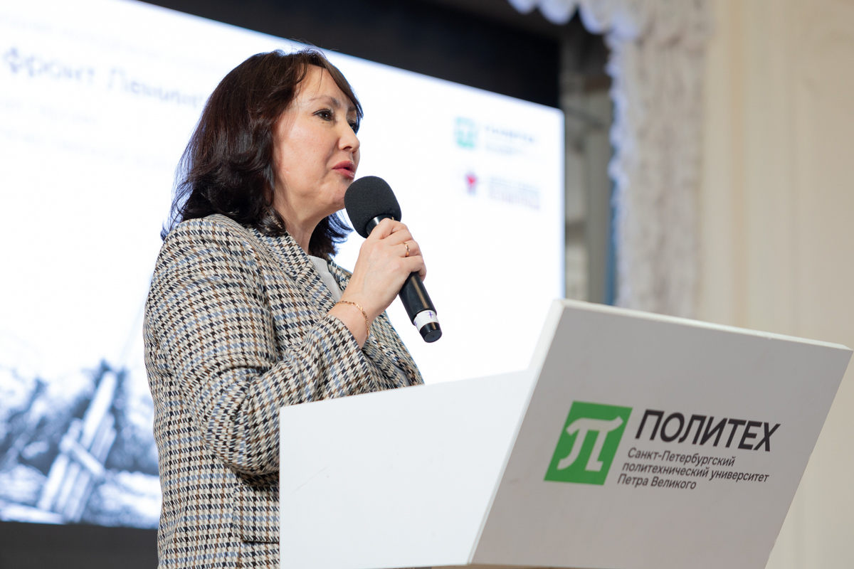 Начальник отдела гражданского и патриотического воспитания молодёжи Комитета по молодёжной политике и взаимодействию с общественными организациями Ольга Крючкова 