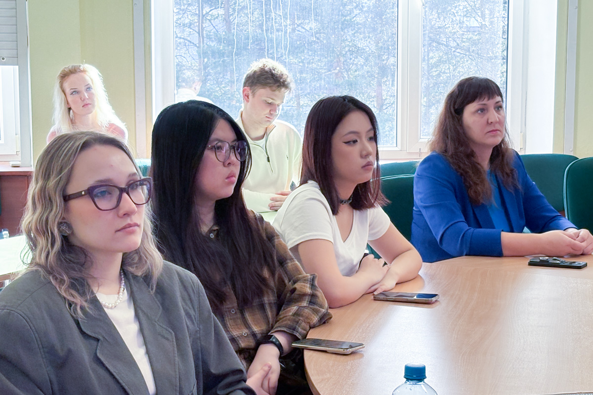 Марафон проводится в гибридном формате, включающем онлайн-лекции и семинары от преподавателей двух университетов 