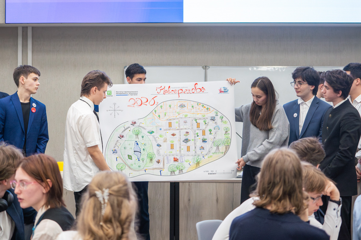 В финале конкурса команды представили свои решения экспертному жюри 