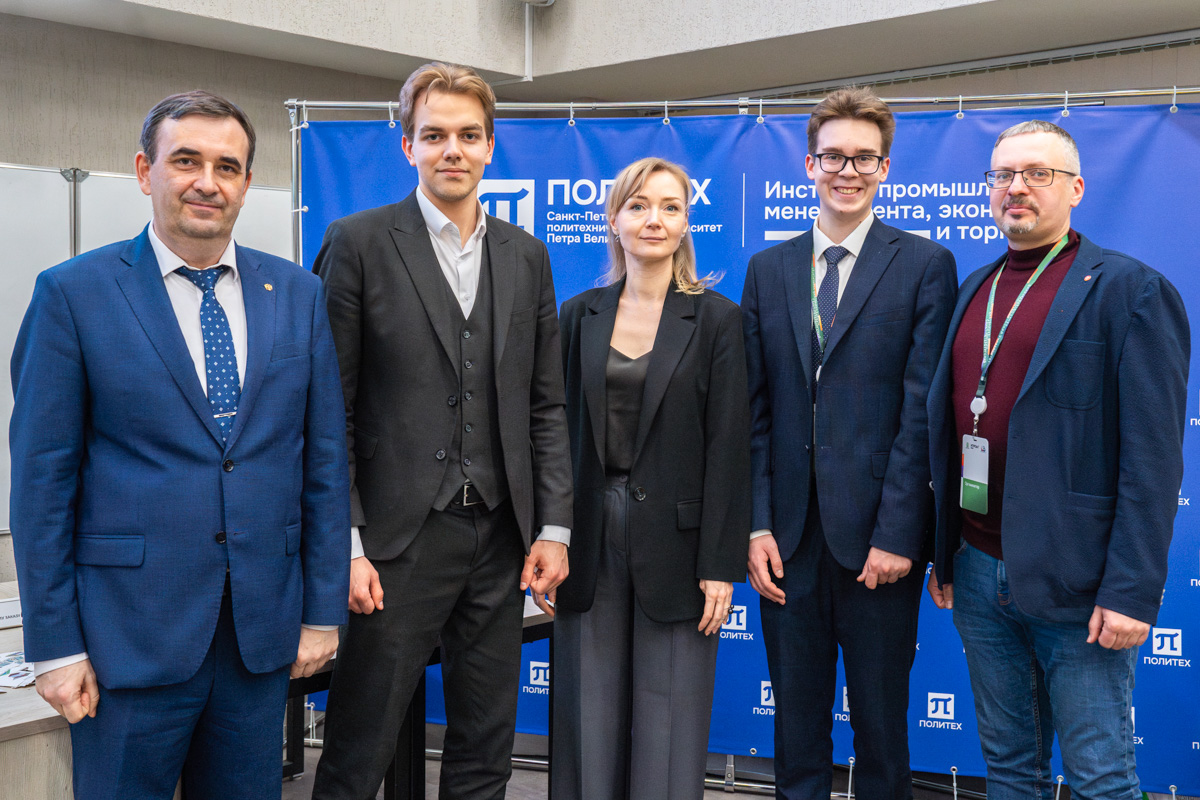 Организаторы и члены экспертного жюри 