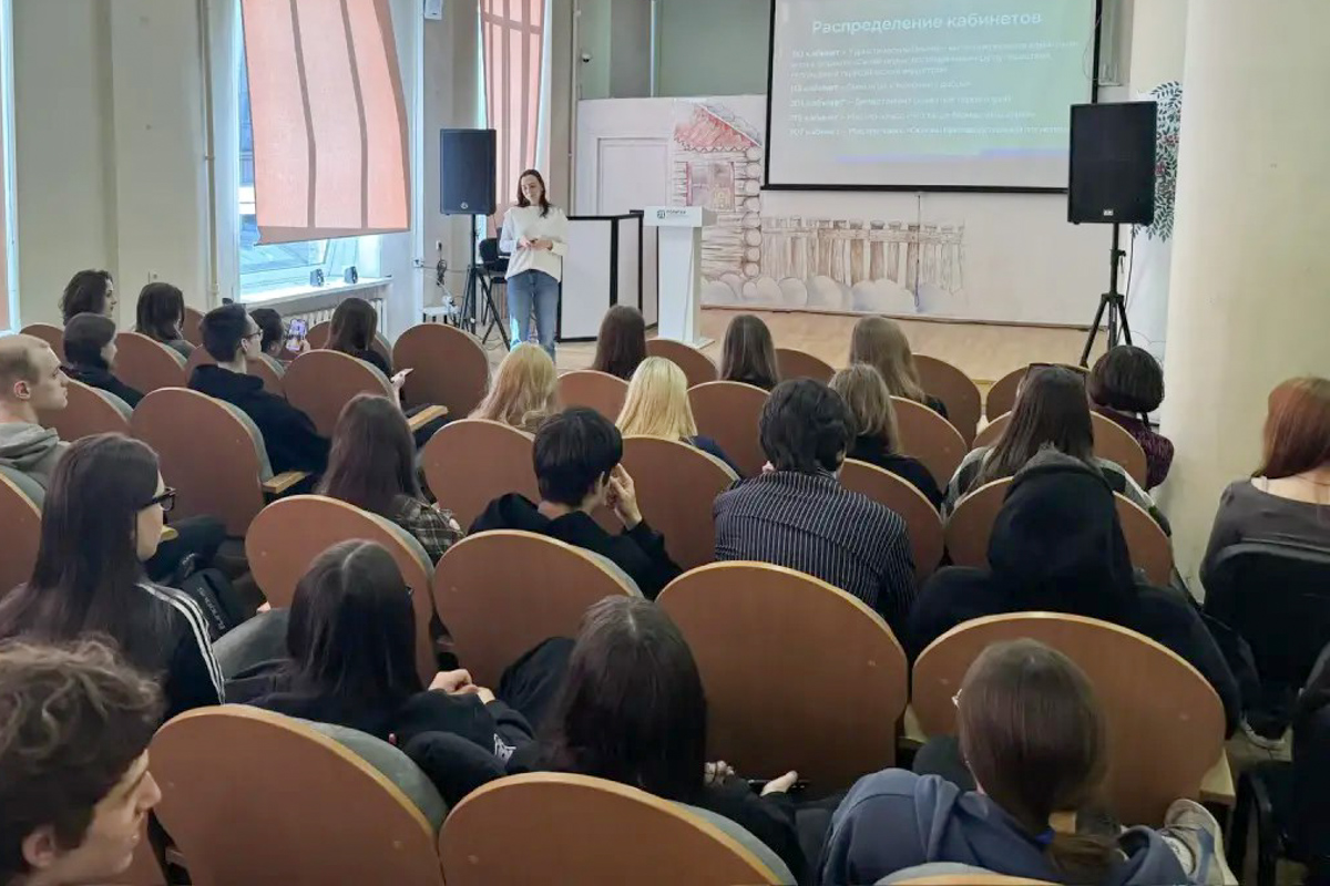 В Институте среднего профессионального образования СПбПУ прошёл День ИПМЭиТ 