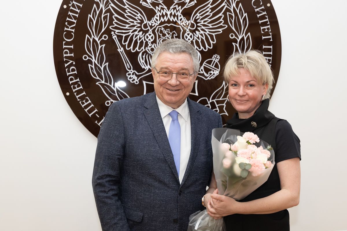 Руководитель театральной студии и режиссёр Студенческого театра Ольга Лыткина стала лауреатом премии «Признание» Союза театральных деятелей России 