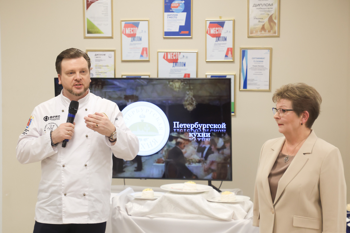 Директор Ассоциации кулинаров Санкт-Петербурга Виктор Шабалин и куратор проекта Татьяна Цветкова