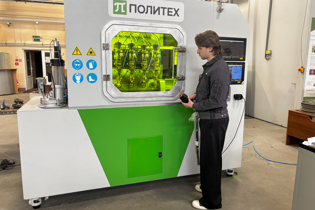 В Политехе создали первый в России лазерный комплекс для производства эндопротезов