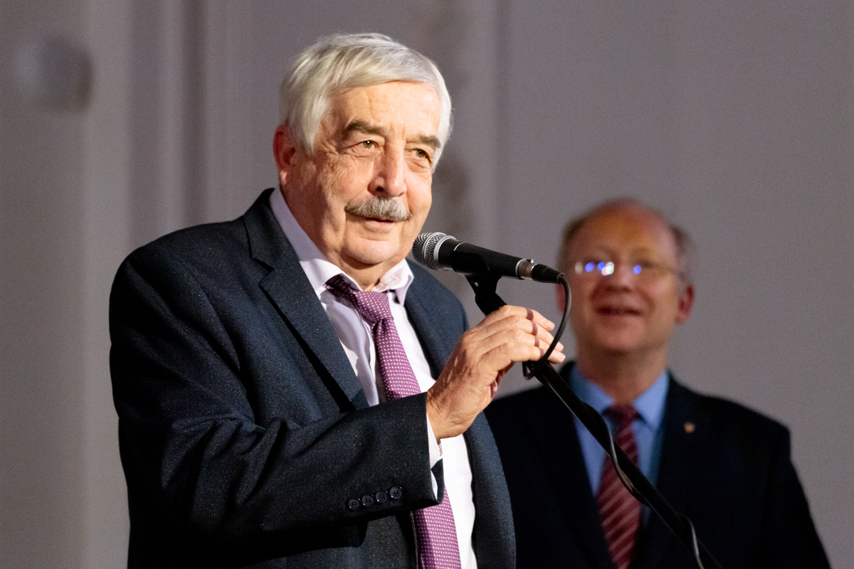 Владимир Глухов