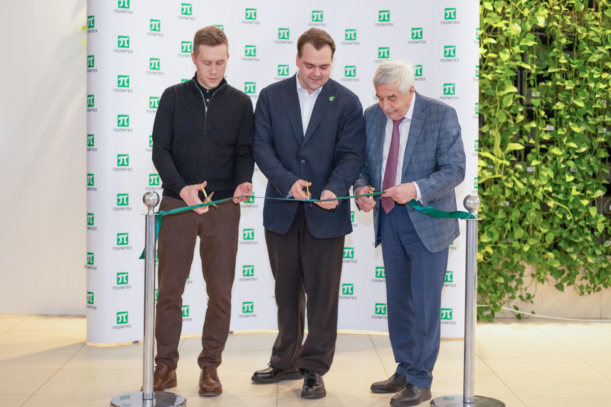 Проректор по информационной, молодёжной политике и безопасности СПбПУ Максим Пашоликов, председатель ПРОФа Максим Сусоров и руководитель административного аппарата ректора Владимир Глухов