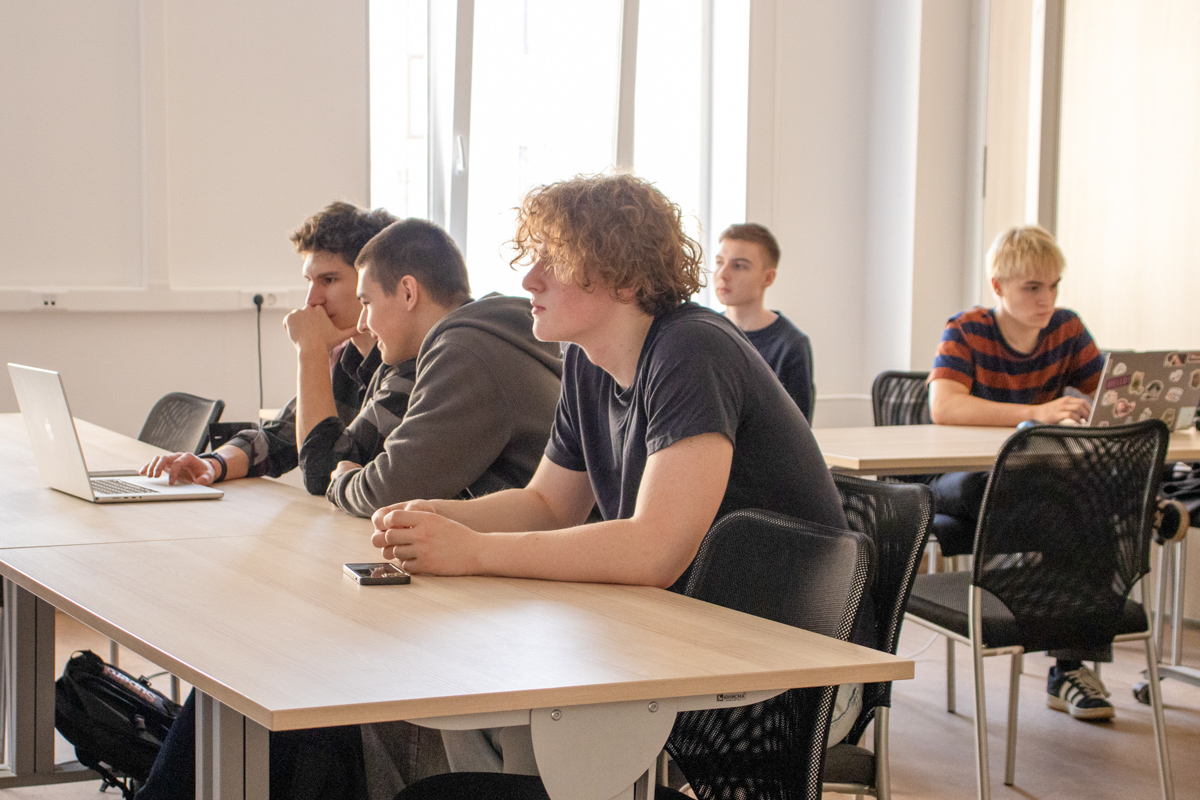 Участники хакатона (инженерно-технологический профиль)