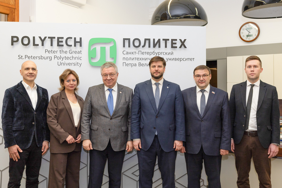 Денис Дворников, Людмила Панкова, Андрей Рудской, Юрий Лилеин, Михаил Ананьин и Максим Пашоликов 