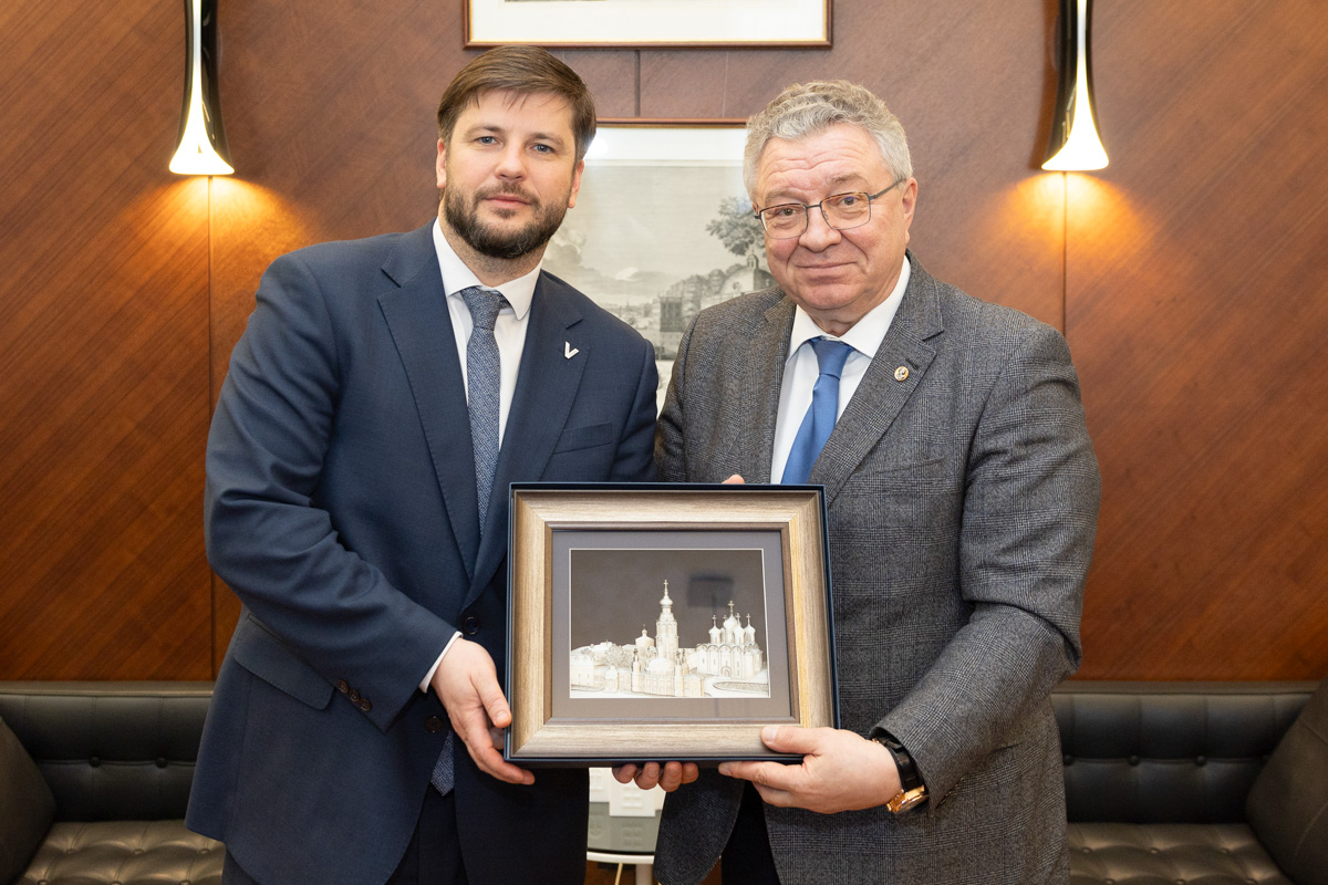 Ректор СПбПУ Андрей Рудской и руководитель Представительства Вологодской области в городе Санкт-Петербурге Юрий Лилеин 