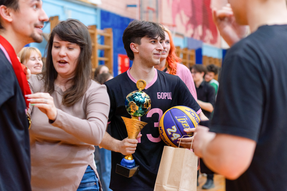 Ядулла Рагимов с наградой 