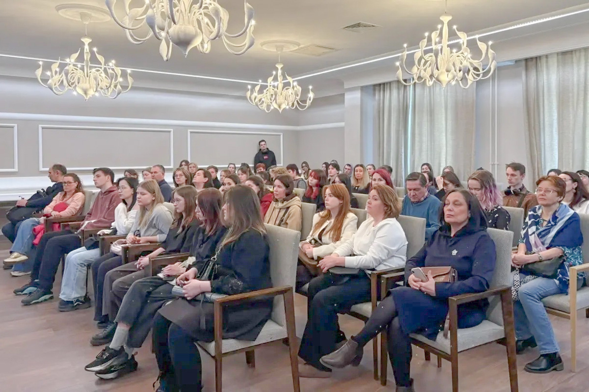 Будущие абитуриенты и их родители познакомились с образовательными программами института, особенностями учебного процесса, перспективами трудоустройства выпускников и правилами приёма 