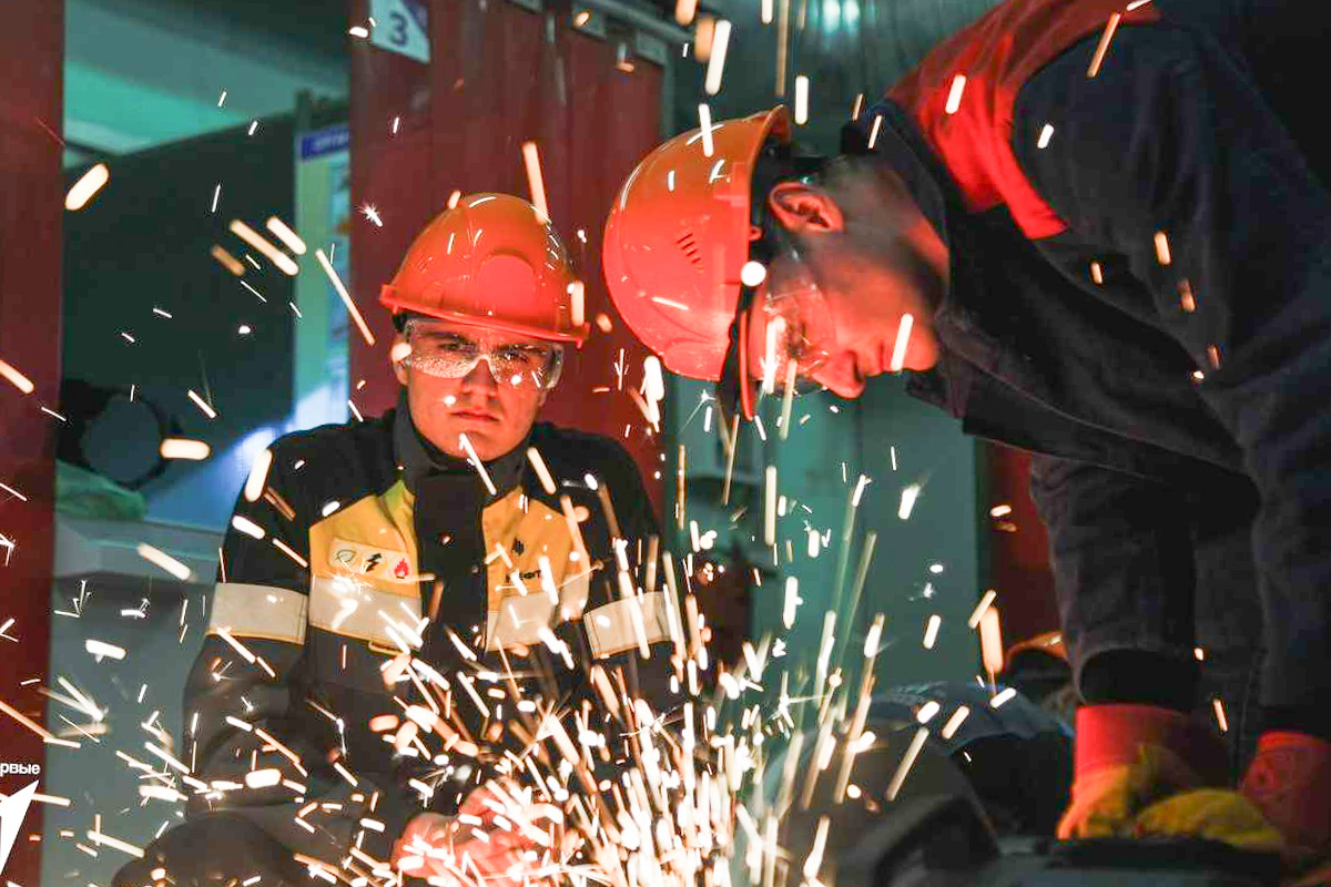 Программы профессионального обучения позволяют студентам бесплатно освоить рабочие профессии