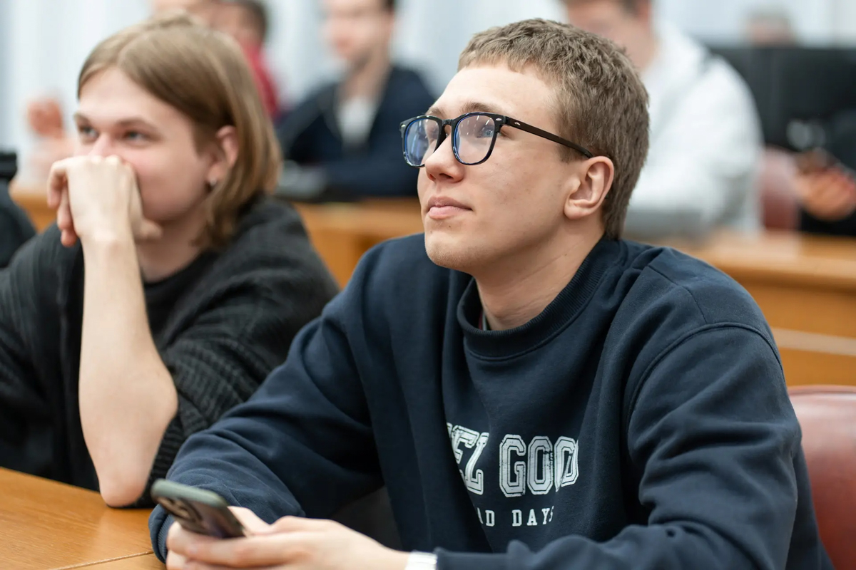 Студенты на встрече с руководством «Газпромнефть-Заполярья» 