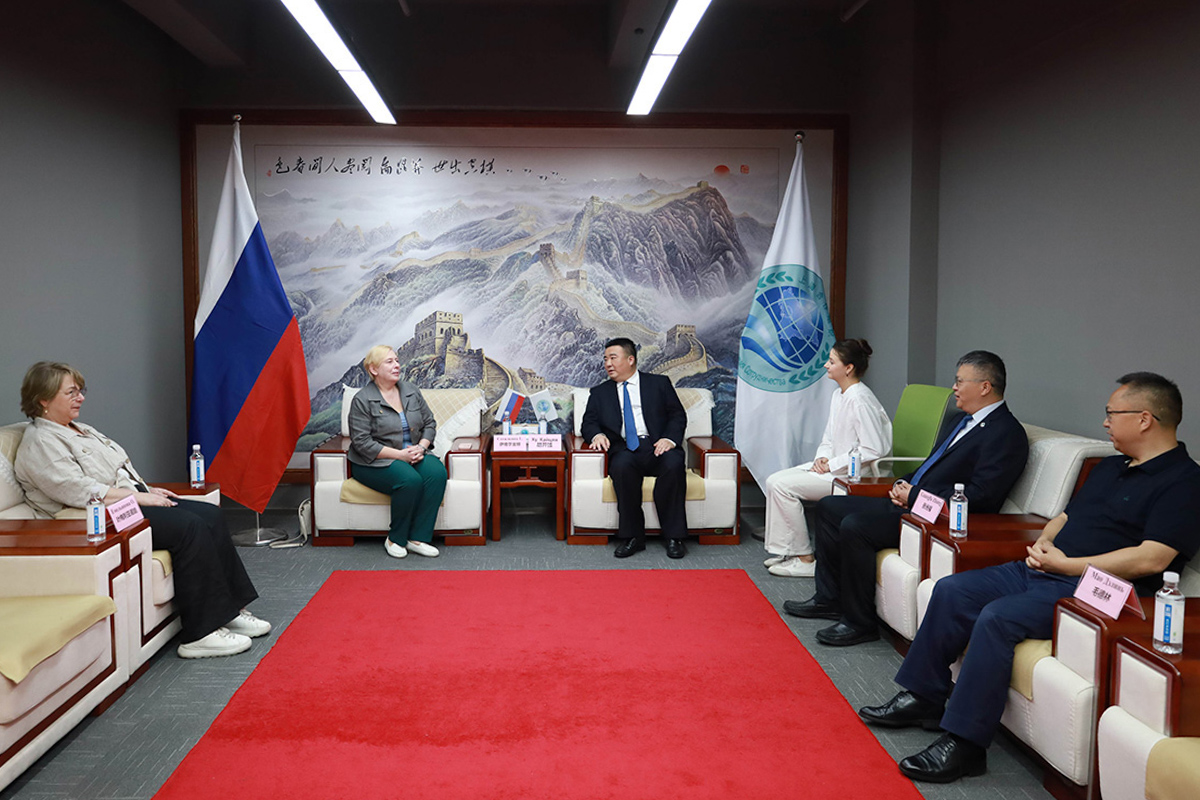 В городе Чунцин делегация СПбПУ провела рабочую встречу с директором Альянса образования 