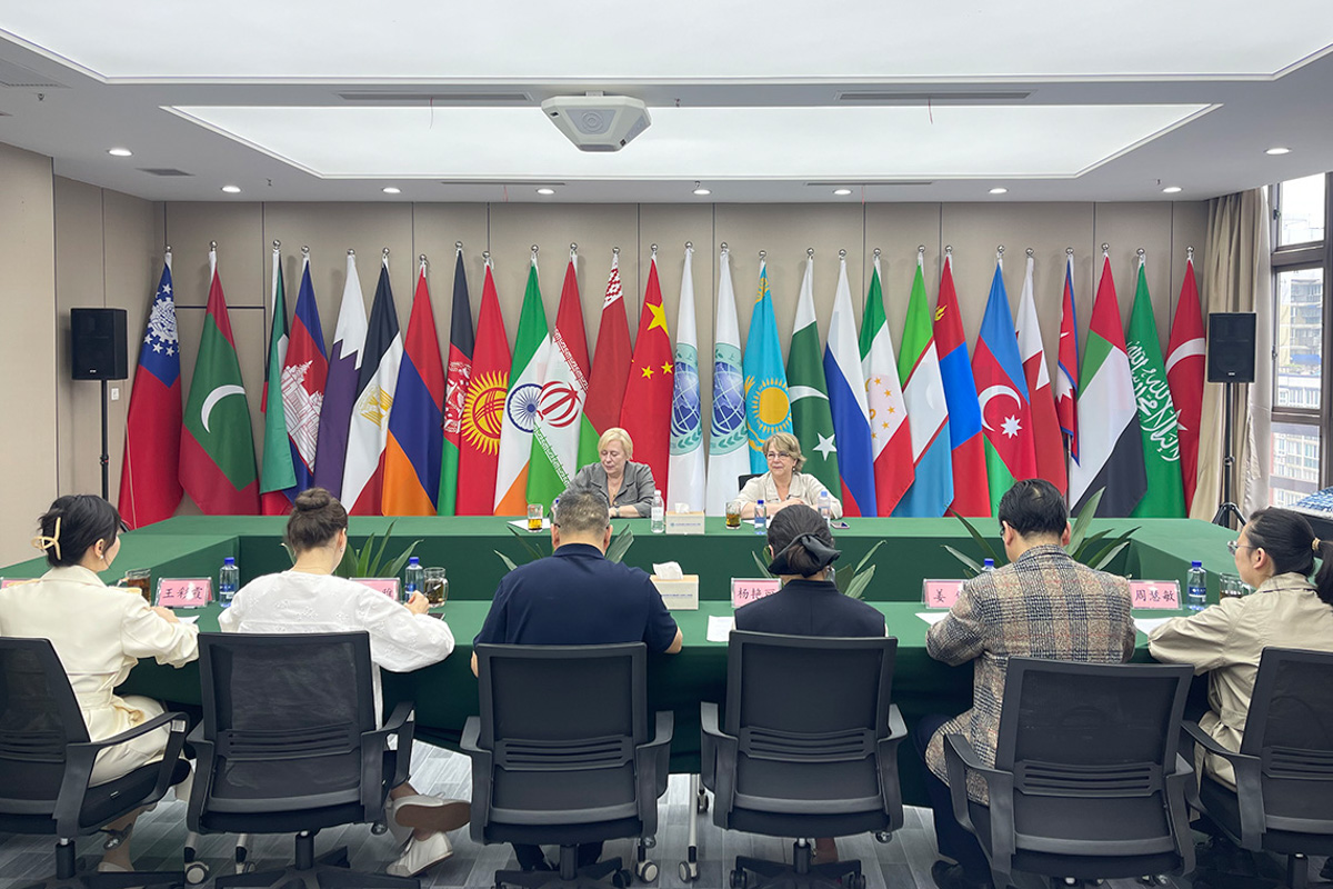 Переговоры с ведущими университетами Чунцина 