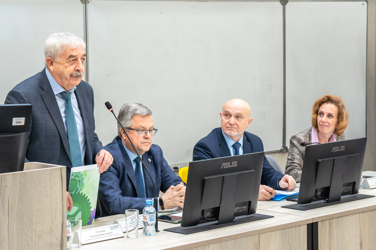 Приветственные слова в начале заседания Совета 