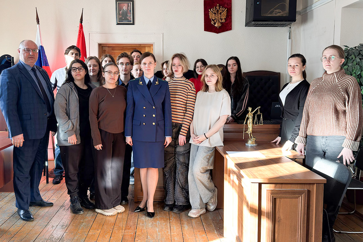 Студенты Политеха с сотрудниками Прокуратуры Ленобласти 