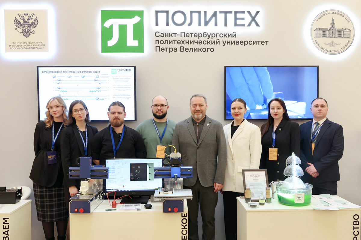 Председатель Законодательного собрания Санкт-Петербурга Александр Бельский с учёными Политеха 