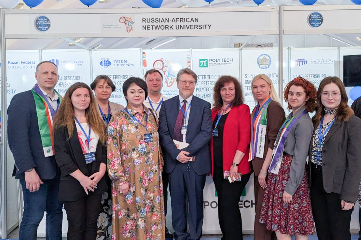 Делегация РАФУ на выставке с Владимиром Соколовым 