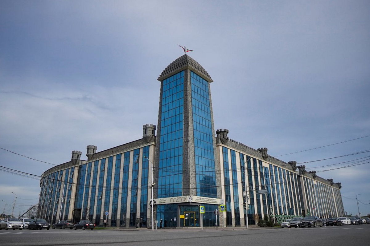 Делегация СПбПУ посетила Грозненский государственный нефтяной технический университет имени академика М.Д. Миллионщикова. Фото: gstou.ru 