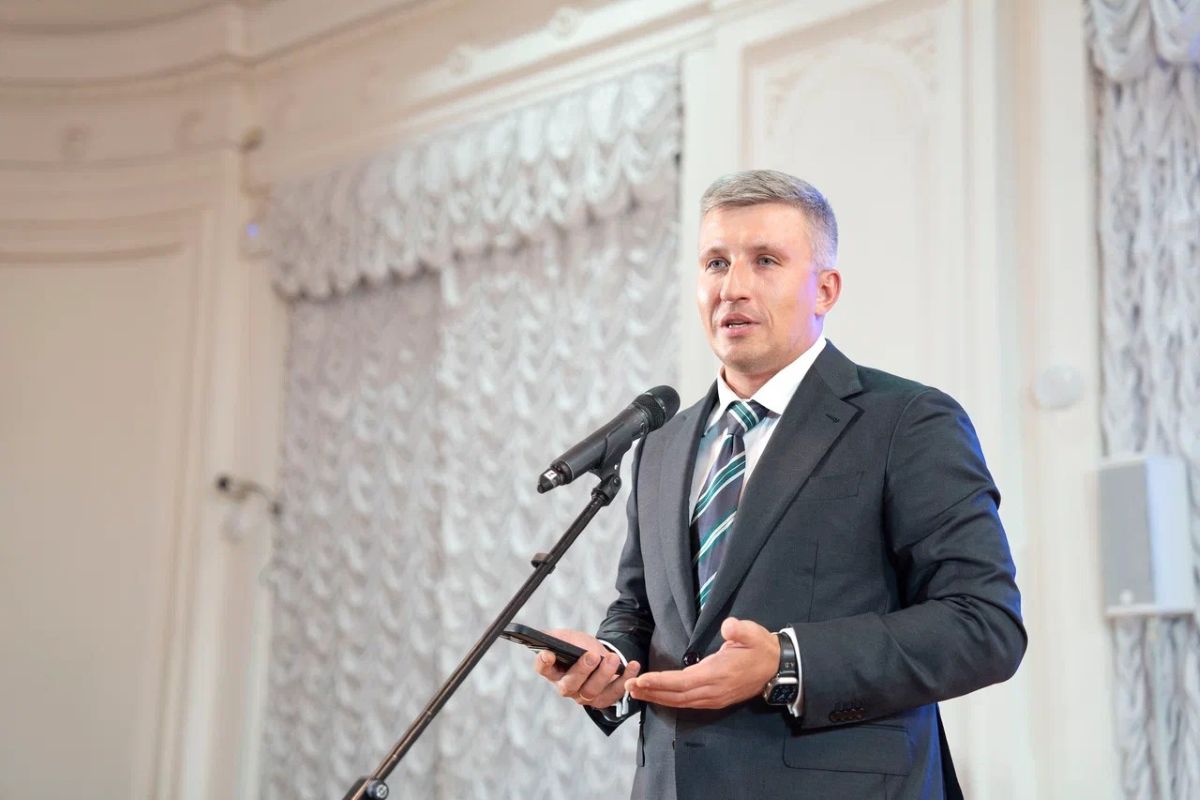 Поздравление генерального директора ФГБУ «Дирекция научно-технических программ» Александра Двойникова 