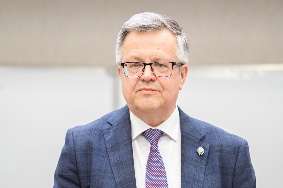 Директор ИПМЭиТ Владимир Щепинин 