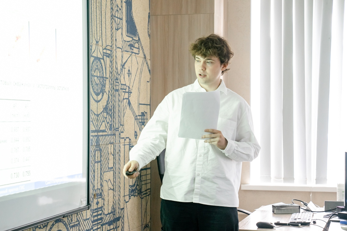 Один из разработчиков проекта «Прогнозирование геофизических атрибутов на основе данных сейсморазведки и исследований скважин» Леонид Кузякин 