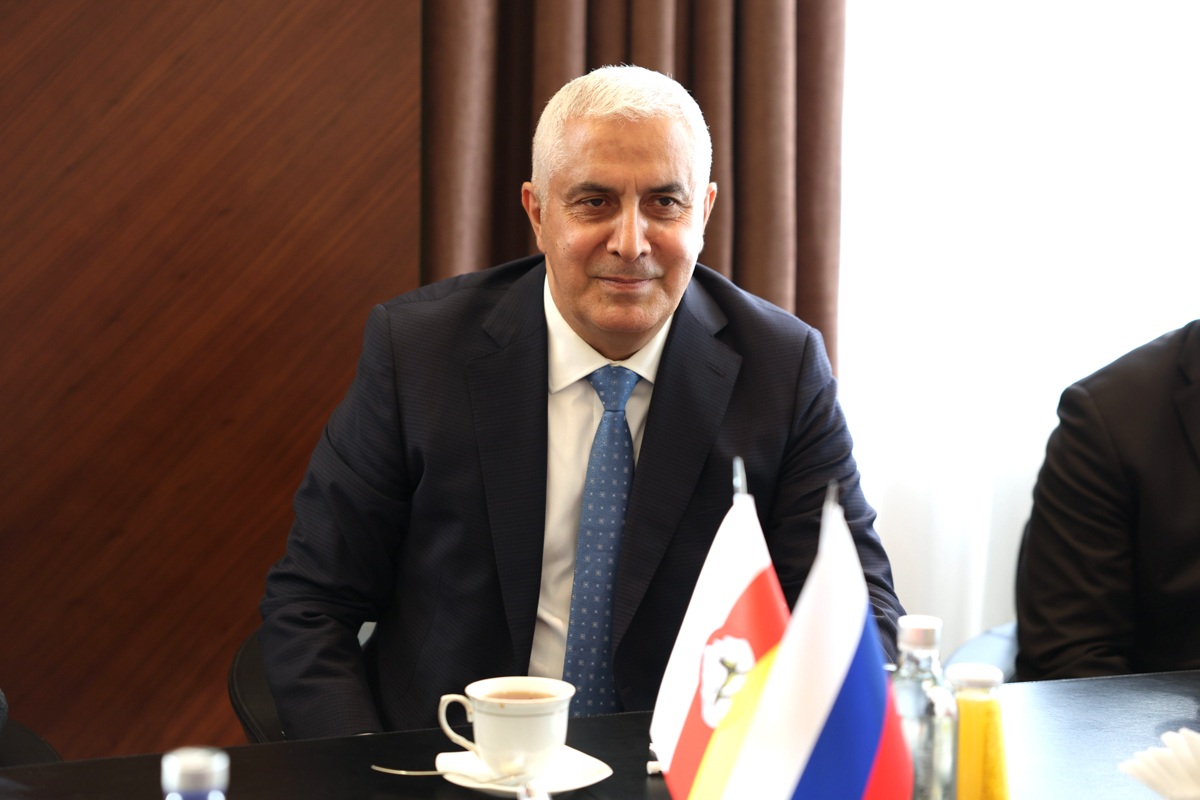 Временно исполняющий обязанности Президента Республики Южная Осетия Марат Камболов