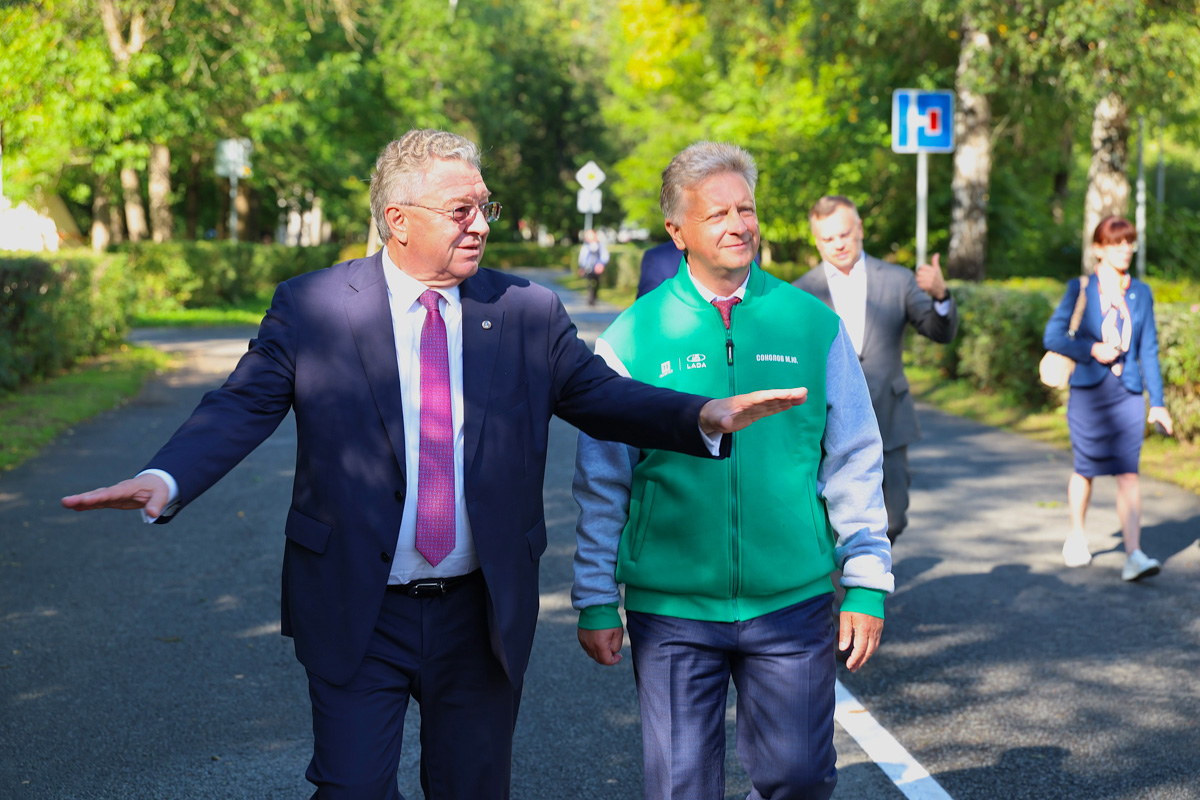 Ректор СПбПУ Андрей Рудской провёл для Максима Соколова экскурсию по Политеху 
