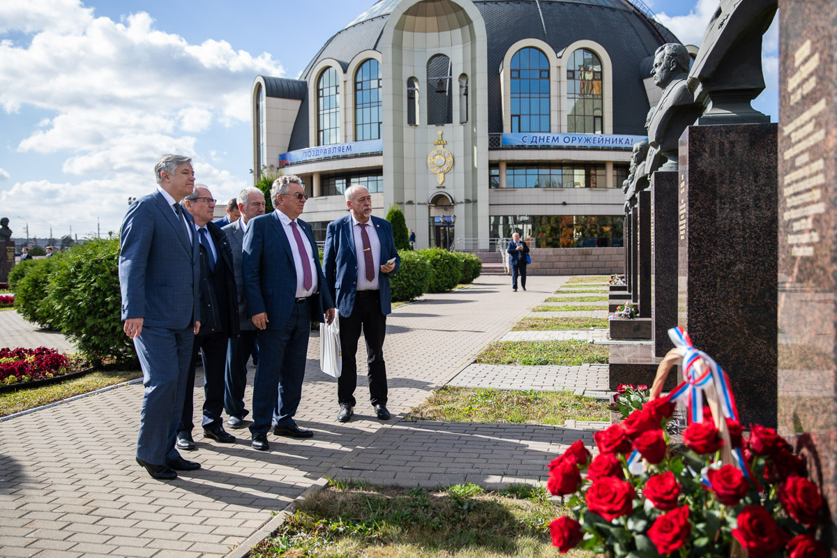 Лауреаты премии у Тульского государственного музея оружия 